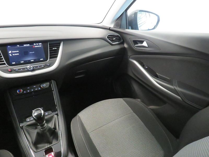 Opel Grandland X - fotka 15 z 24