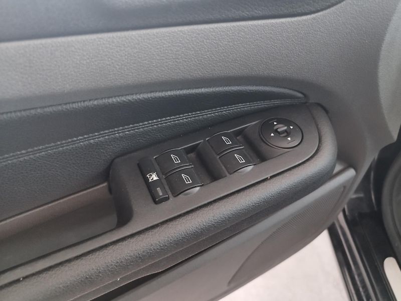 Ford Focus (2006) 2,0i,107KW,AUTOMAT,XEN,ALU,NAV - fotka 20 z 36