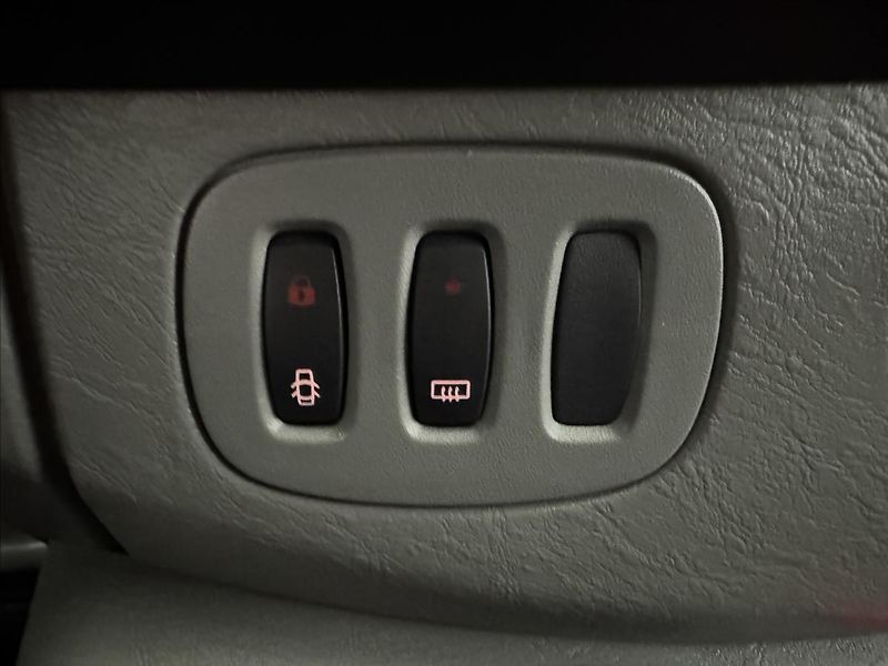 Opel Vivaro 2,5 107kW 9MÍST AC TAŽNÉ 1.MAJ - fotka 13 z 30