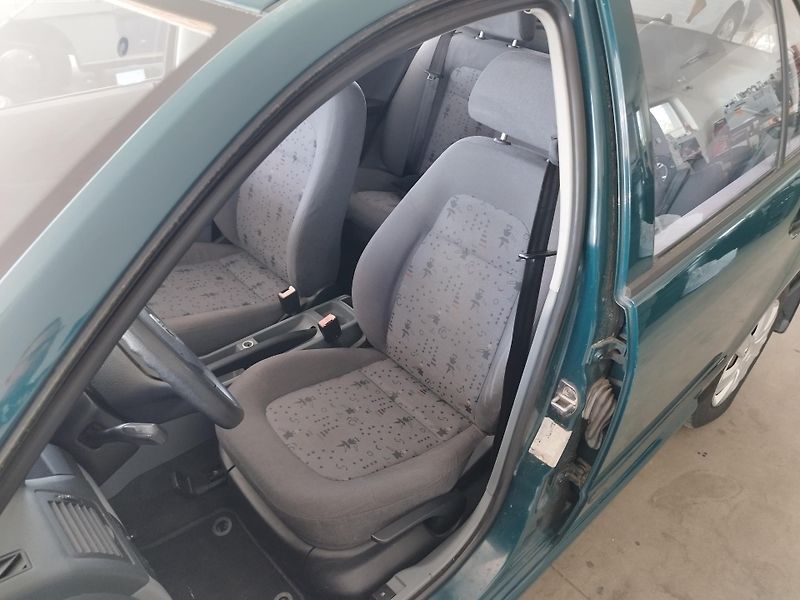 Škoda Fabia (2000) 1,4MPI,50KW,NOVÁ STK - fotka 15 z 19