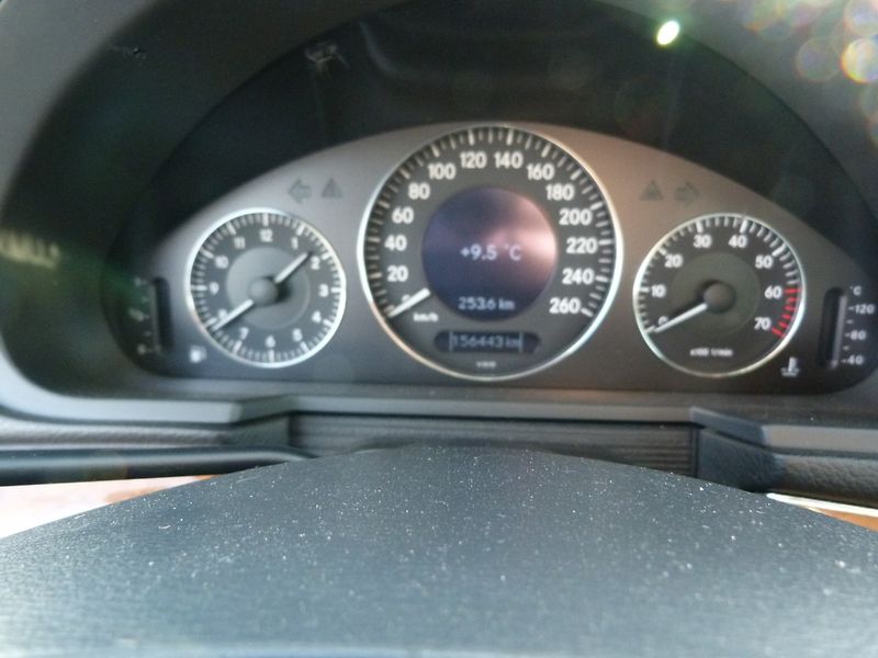 Mercedes-Benz 211 E320 3.2 I - fotka 21 z 23
