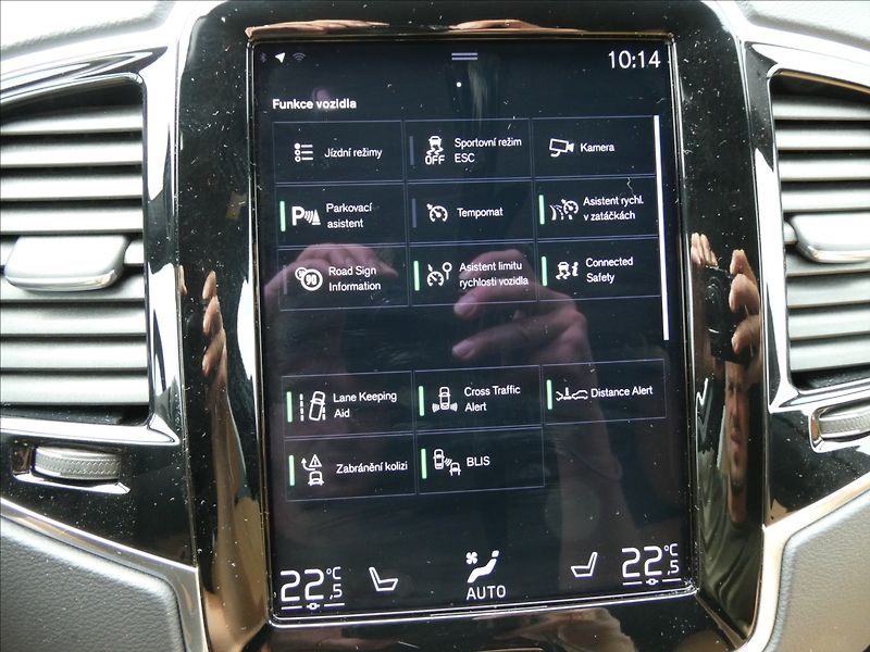 Volvo XC90 2,0 B5 173kW AWD,2x kola,ČR,DP - fotka 37 z 46