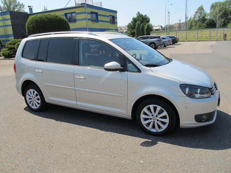 Volkswagen Touran (2011) 2.0TDI 7 míst  - fotka 17 z 60