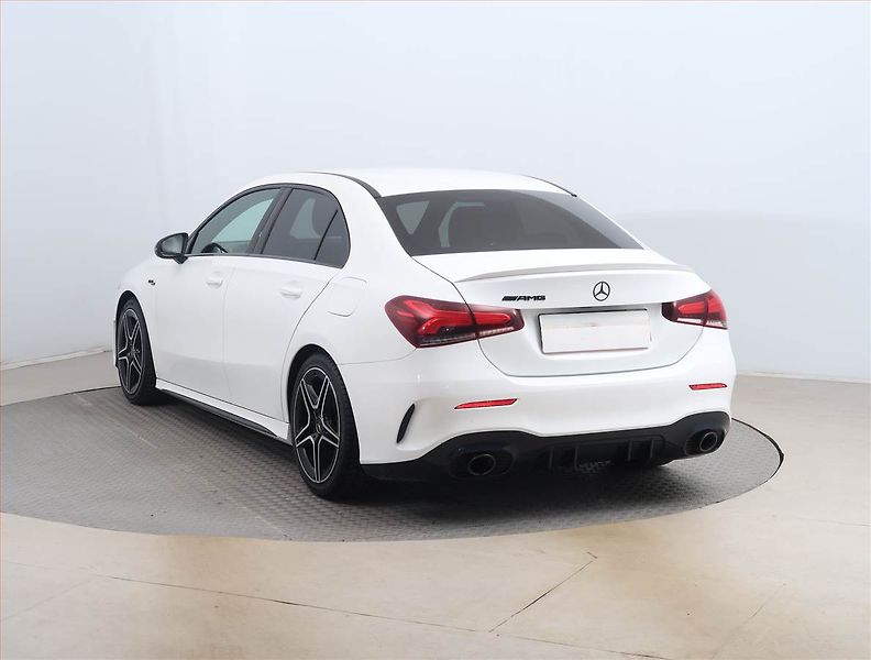 Mercedes-Benz Třídy A (2019) AMG line A 35 AMG 4MATIC - fotka 4 z 16