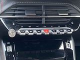 Peugeot 2008 (2023) 1.2PT, Allure, navi, kamera - náhled 13