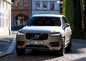 Volvo XC90.