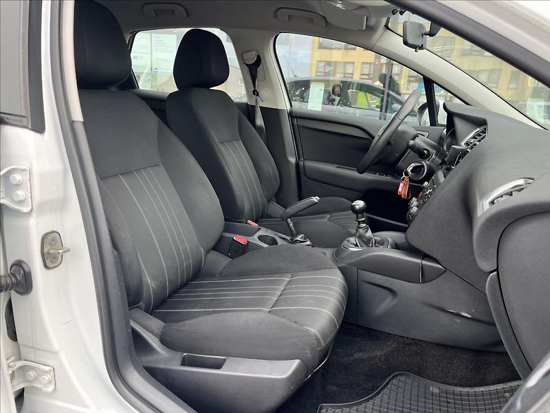 Citroën C4 1,6 BlueHDi  Live Edition - fotka 15 z 22