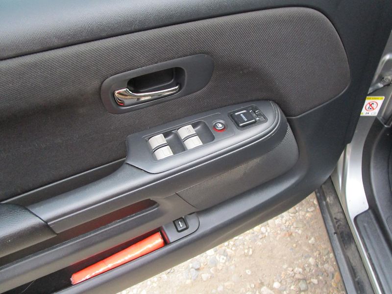 Honda CR-V 2,2D-103KW-4x4-BEZ DPF - fotka 15 z 17