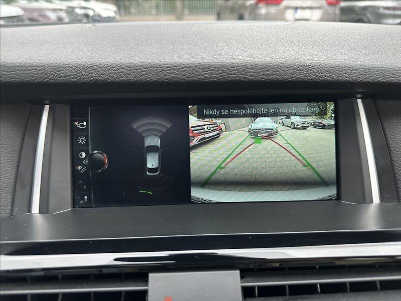 BMW X4 20d Xdrive Sport - fotka 20 z 31