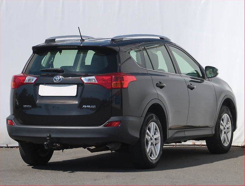 Toyota RAV4 (2014) 2.0 D-4D, Serv.kniha, Tempomat - fotka 5 z 19