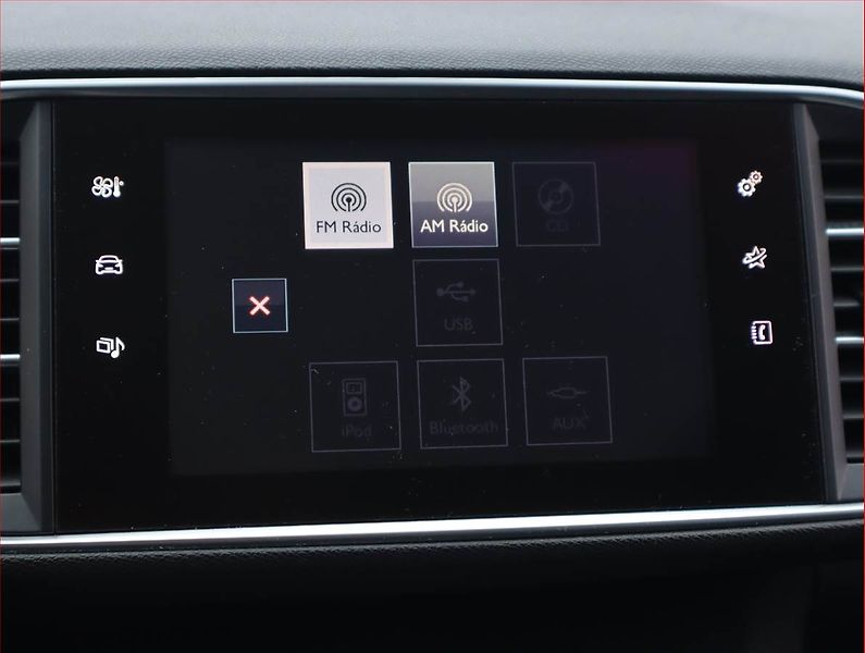 Peugeot 308 (2017) 1.6 BlueHDi, Serv.kniha - fotka 16 z 17