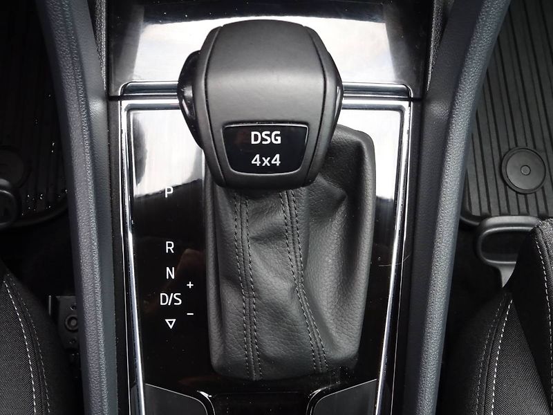 Škoda Karoq (2020) 2,0TDi /140kW DSG 4x4 Style - fotka 26 z 26