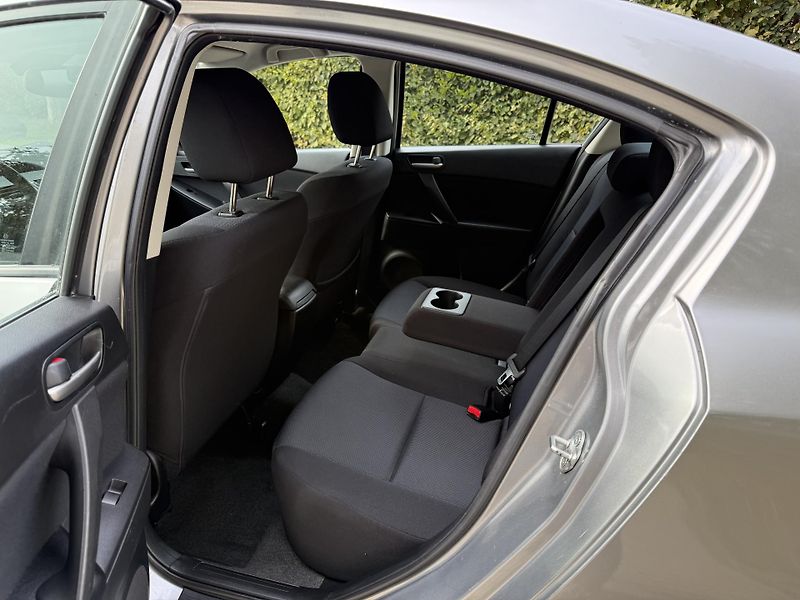 Mazda 3 1.6 Exclusive-Line - fotka 22 z 34