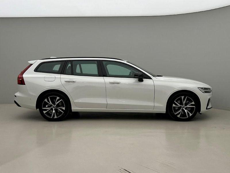 Volvo V60 (2026) B4 PLUS DARK AUT - fotka 12 z 44