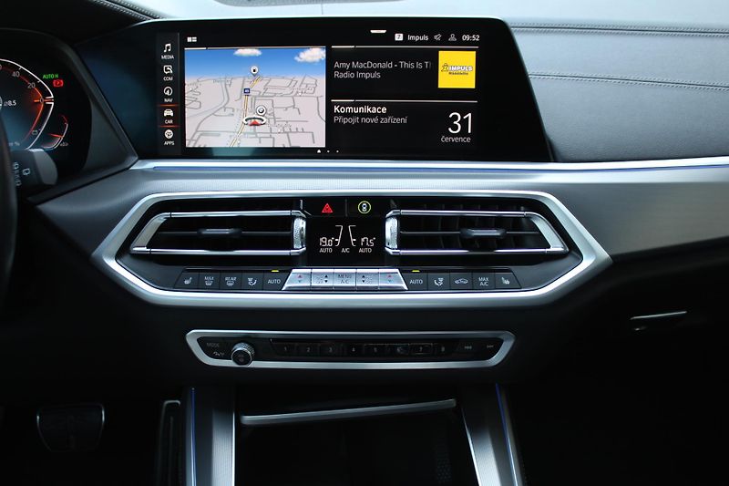 BMW X5 xDrive30d - fotka 5 z 24