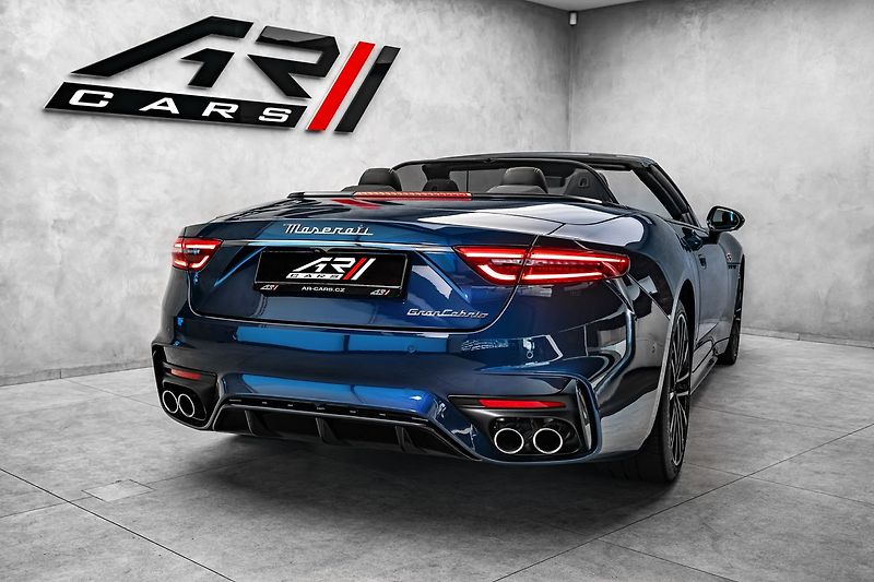 Maserati GranCabrio Trofeo - fotka 7 z 32