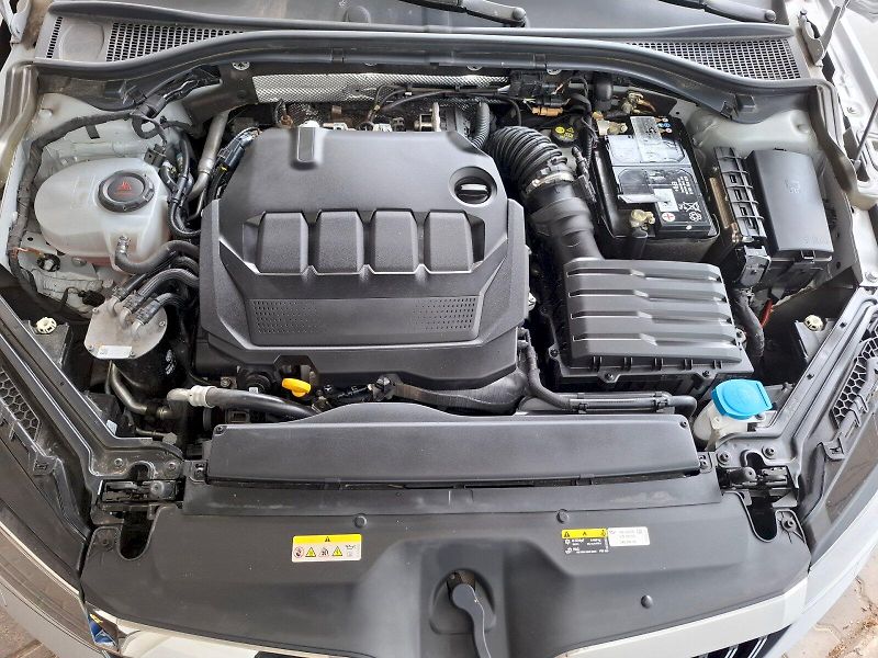 Škoda Superb (2022) COMBI  STYLE TD 110/2.0 7DG - fotka 17 z 25