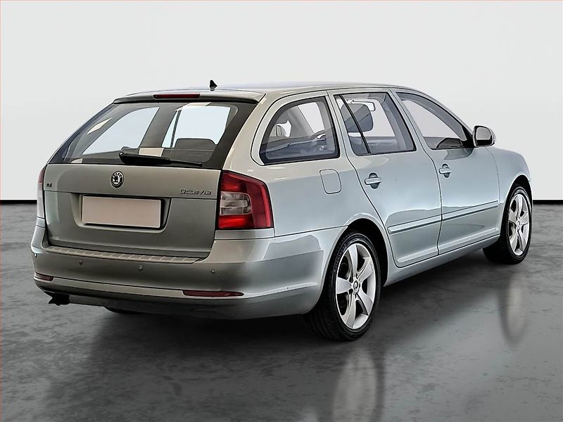 Škoda Octavia (2011) 1.9 TDI, po STK, jezdí výborně - fotka 5 z 17