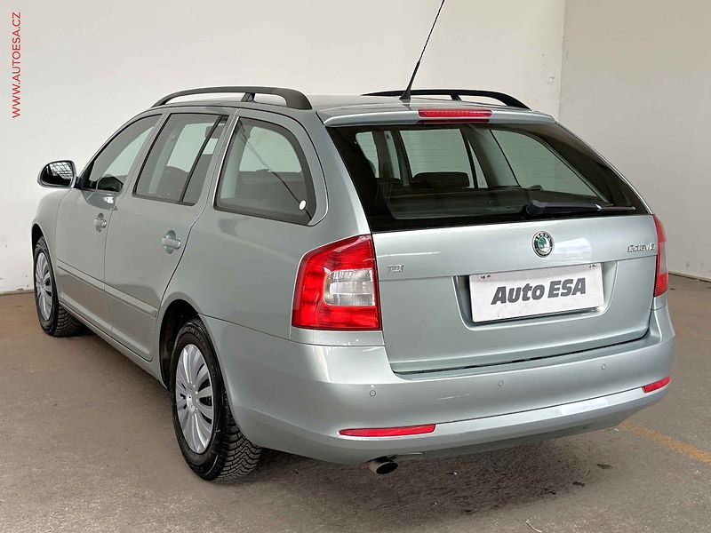 Škoda Octavia (2010) 1.6 TDI, STK10/28 - fotka 6 z 14