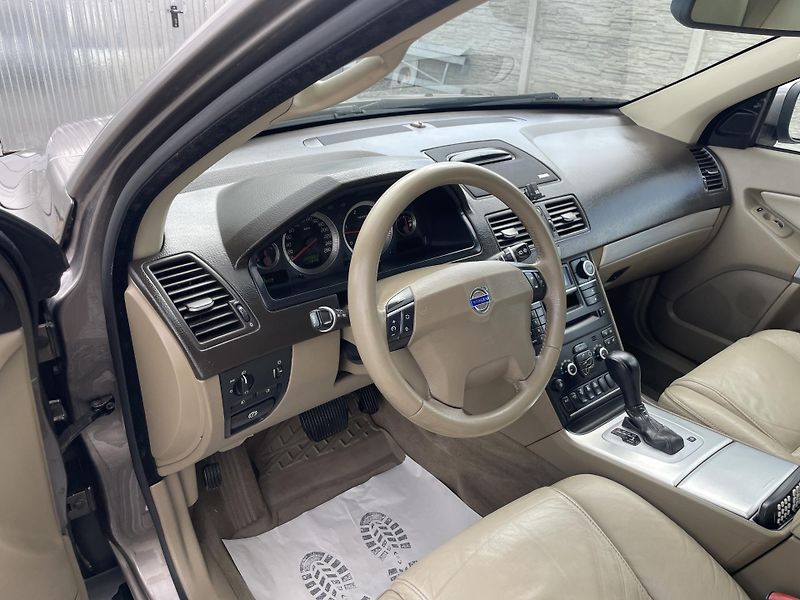 Volvo XC90 2.5TDi D5 200PS AWD R-DESIGN!! - fotka 166 z 180