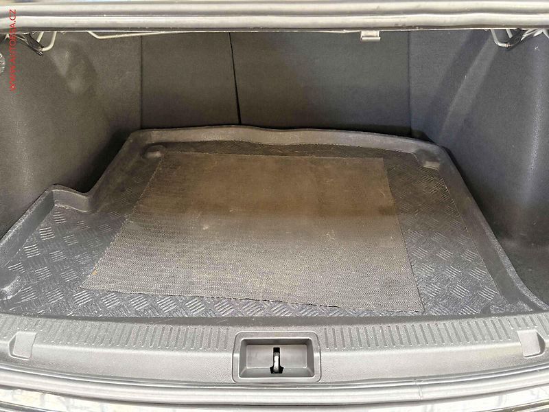 Renault Fluence (2010) 1.5 dCi, ČR, AC, tempo, park - fotka 7 z 14