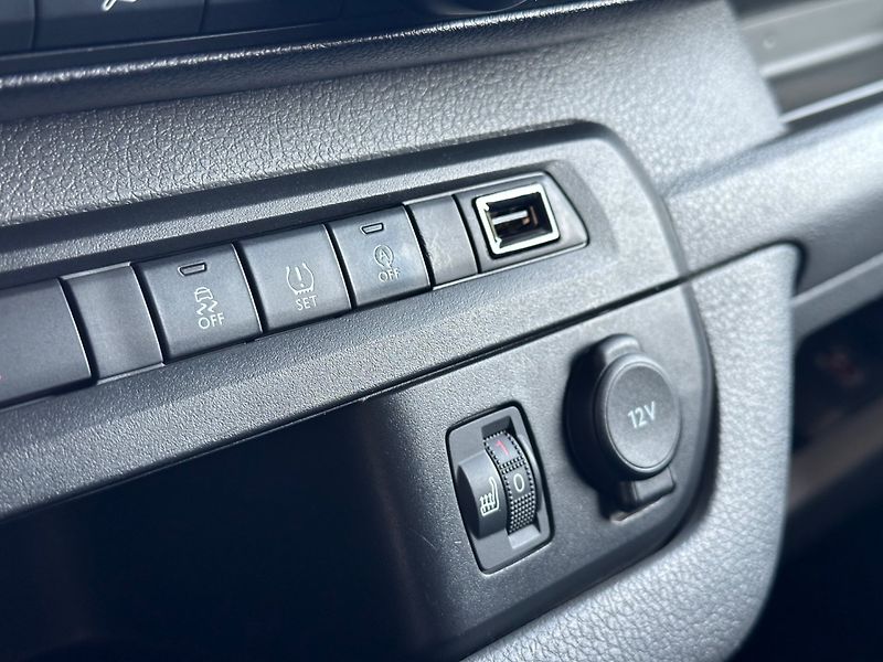 Toyota ProAce (2020) 2.0D 6 MÍST,VÝHŘEV SED.,100%KM - fotka 15 z 24