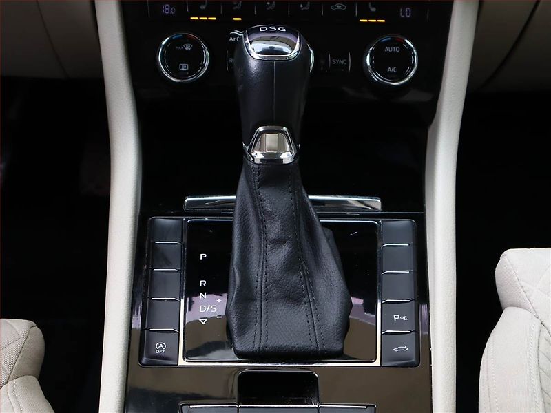 Škoda Superb (2018) 1.4 TSI, Automat, Tempomat - fotka 11 z 20