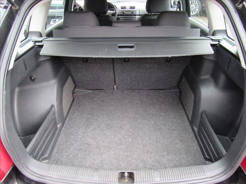 Škoda Fabia 1,4 16V 63kW Style Combi - fotka 24 z 26