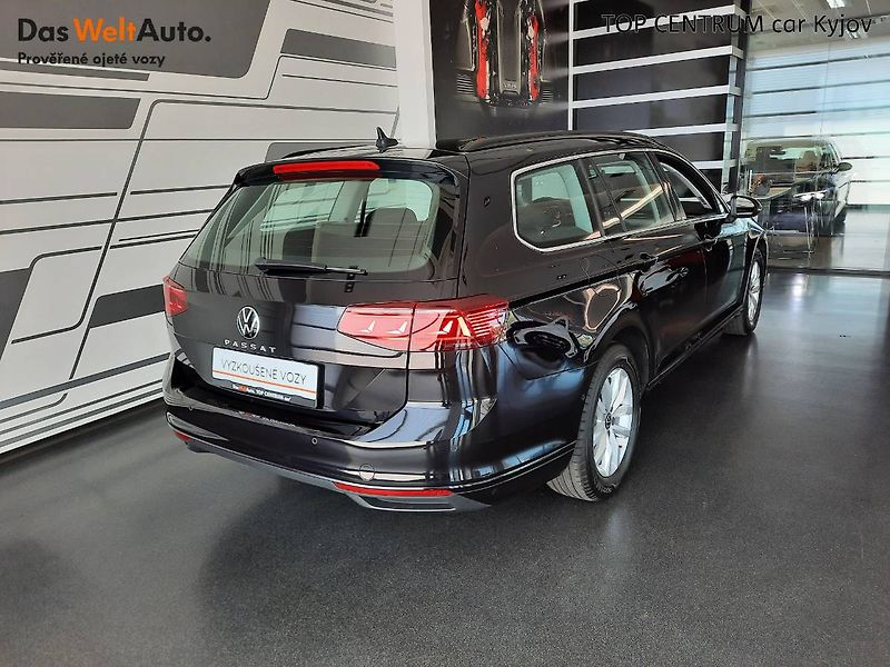 Volkswagen Passat Variant (2023) 2.0 TDI (110kW/150k) DSG, Busi - fotka 2 z 26