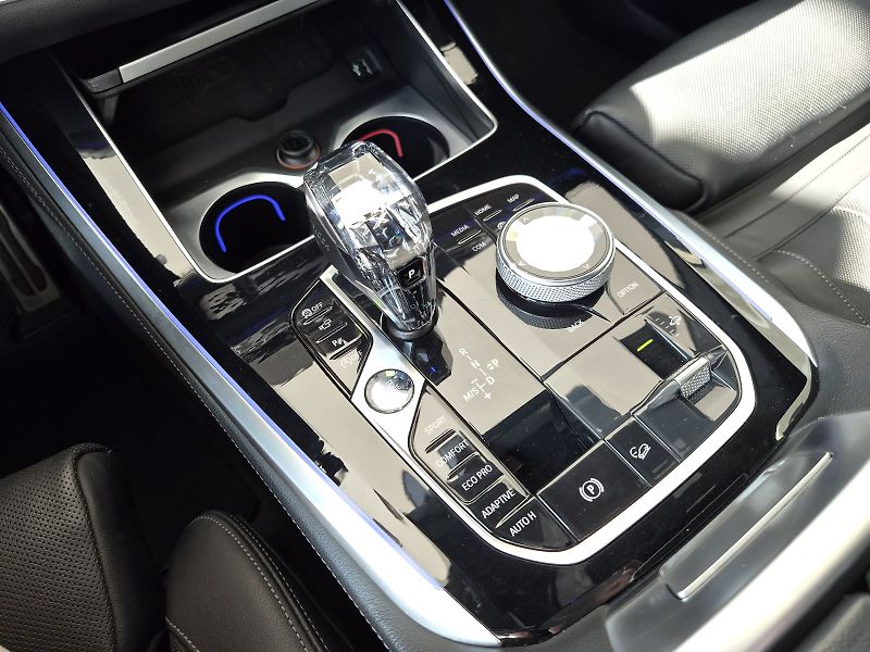 BMW X5 xDrive40i - fotka 23 z 33