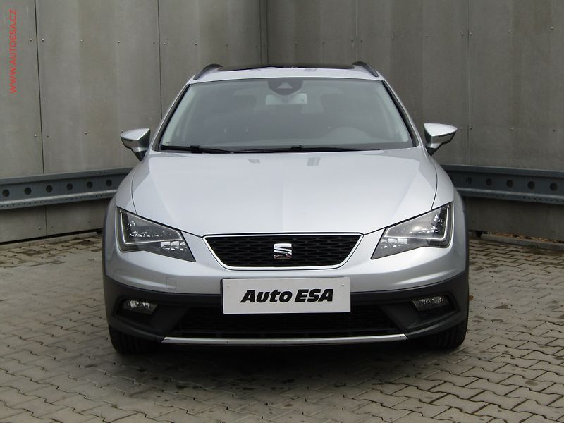 Seat Leon (2015) 2.0 TDi 4x4, X-Perience, DSG - fotka 2 z 20
