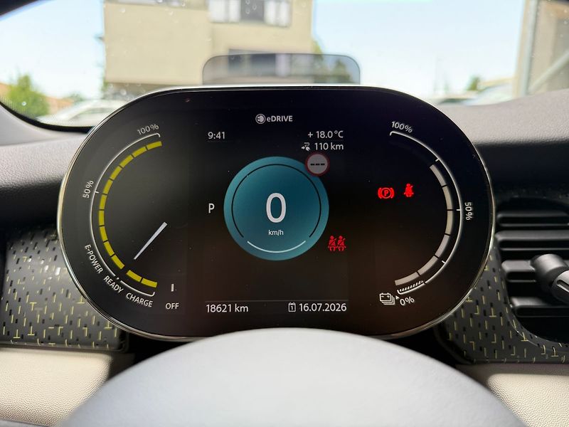 Mini Cooper SE 135 kW HUD REZERVACE - fotka 14 z 33