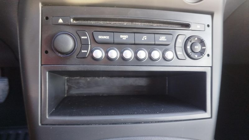 Citroën C3 Picasso (2012) 1.4 16V   top stav - fotka 14 z 31