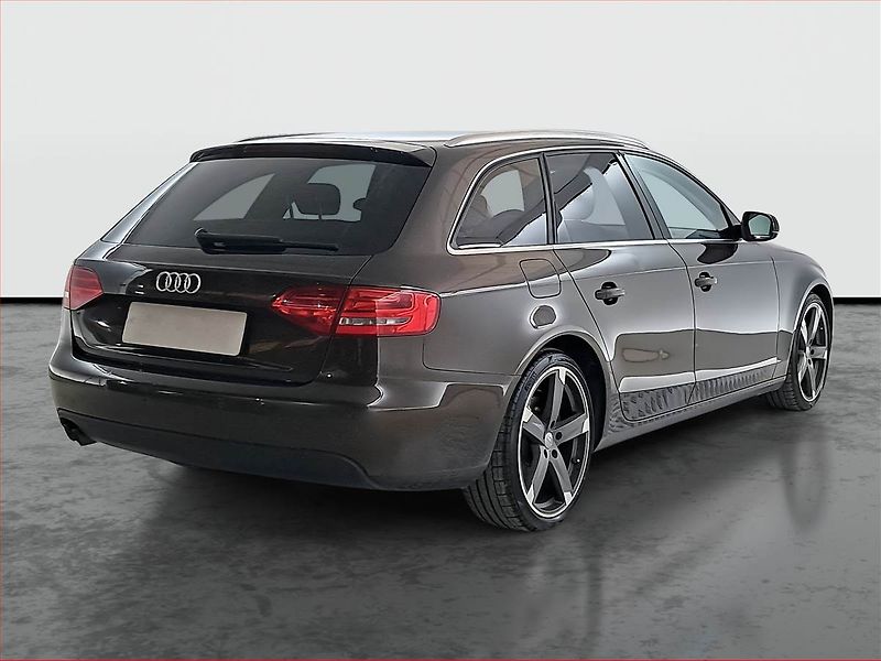 Audi A4 (2011) 2.0 TDI - fotka 5 z 17