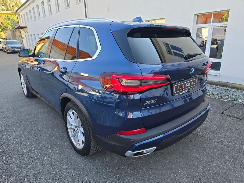 BMW X5 xDrive45e 290kW VIRTUAL KŮŽE - fotka 5 z 40