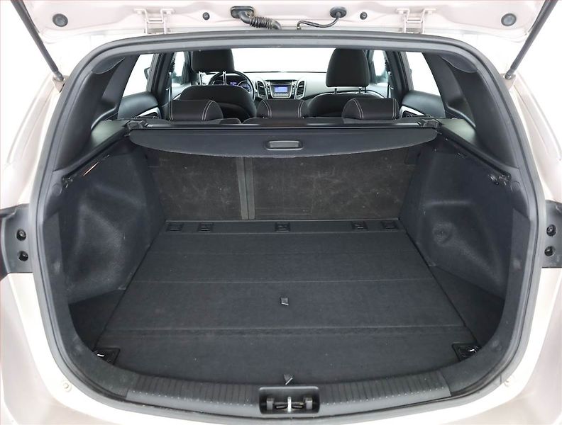 Hyundai i30 (2016) 1.6 GDI, ČR,1.maj, Serv.kniha - fotka 16 z 17
