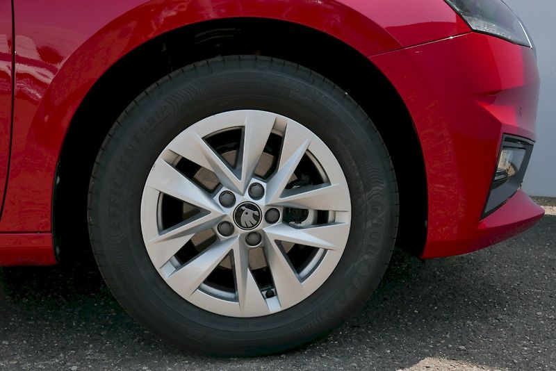 Škoda Fabia (2025) 1.0 TSI 70 kW M6° Top Selectio - fotka 30 z 33