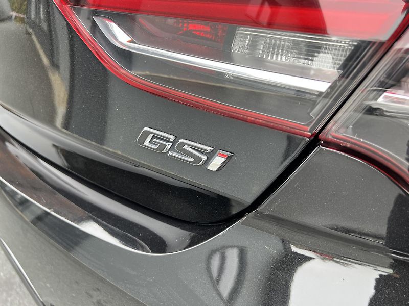 Opel Insignia Grand Sport GSI 2.0CDTI 154kW - fotka 25 z 26