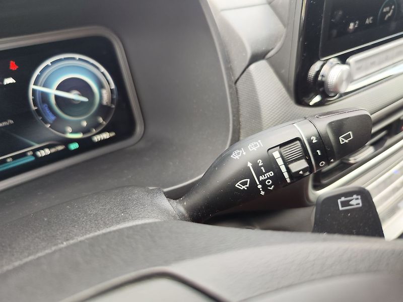 Hyundai Kona EV/150kW 64kWh Style AT - fotka 30 z 35