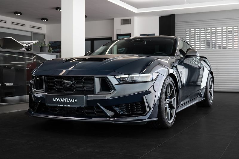 Ford Mustang Dark Horse - fotka 1 z 19