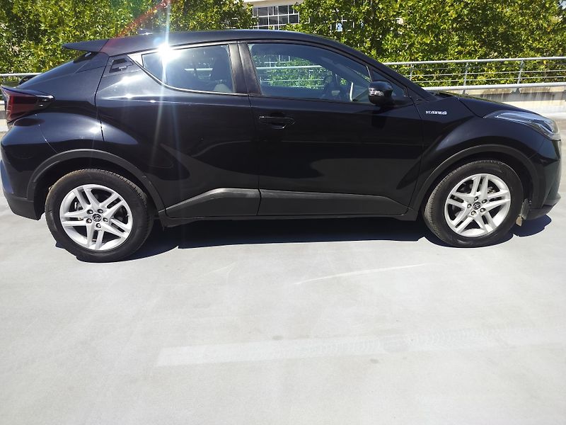Toyota C-HR 1.8 Hybrid - fotka 8 z 27