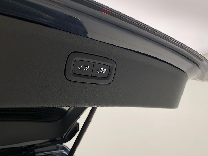 Volvo XC90 B5 AWD BRIGHT ULTRA AUT CZ 7m - fotka 37 z 66