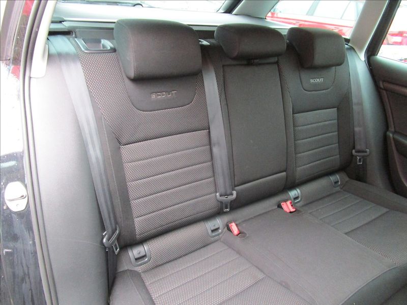 Škoda Octavia Combi 2.0TDi DSG, Scout - fotka 25 z 41