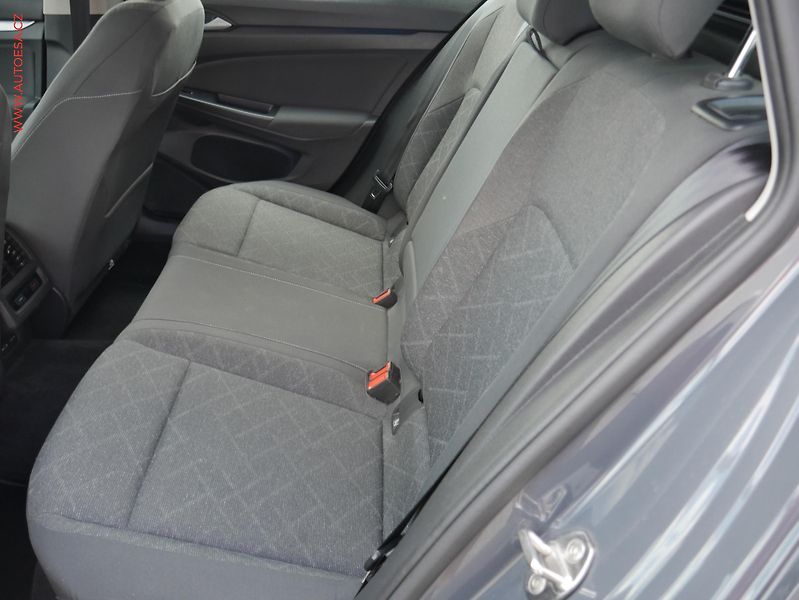 Volkswagen Golf (2021) 1.5 TSi, 2.maj,ČR, Life, LED - fotka 10 z 18