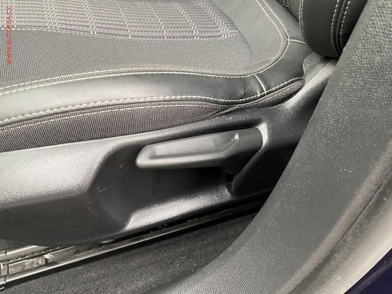 Peugeot 308 (2019) 1.2PT, Allure, AT, navi, TZ - fotka 14 z 18