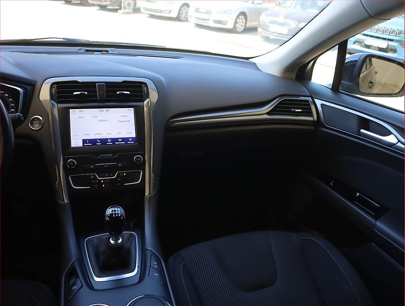 Ford Mondeo (2020) 2.0 TDCI, Serv.kniha, Navi - fotka 8 z 21