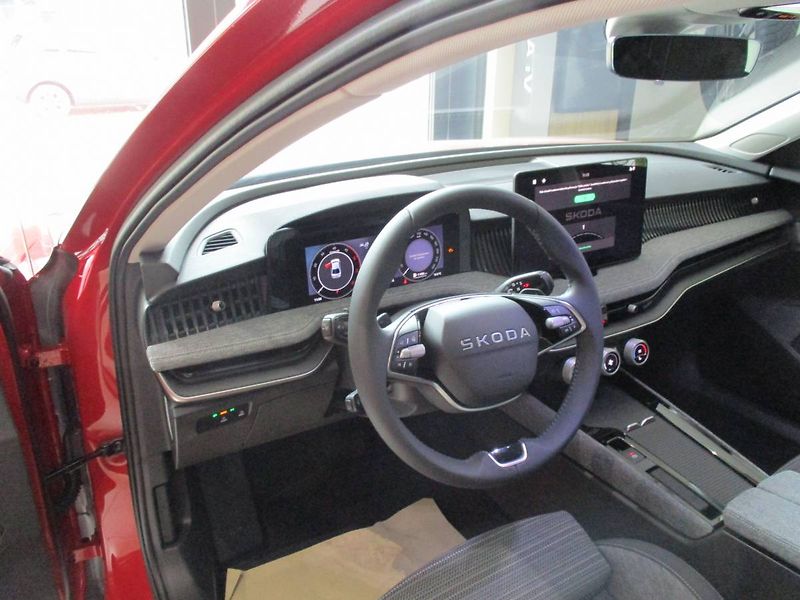 Škoda Superb liftback Selection 2,0TDI 110k - fotka 11 z 17