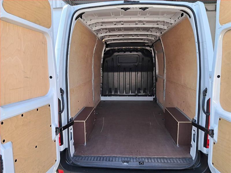 Renault Master (2022) 2.3 dCi 180, L2H2, 1.0t, ČR - fotka 10 z 12