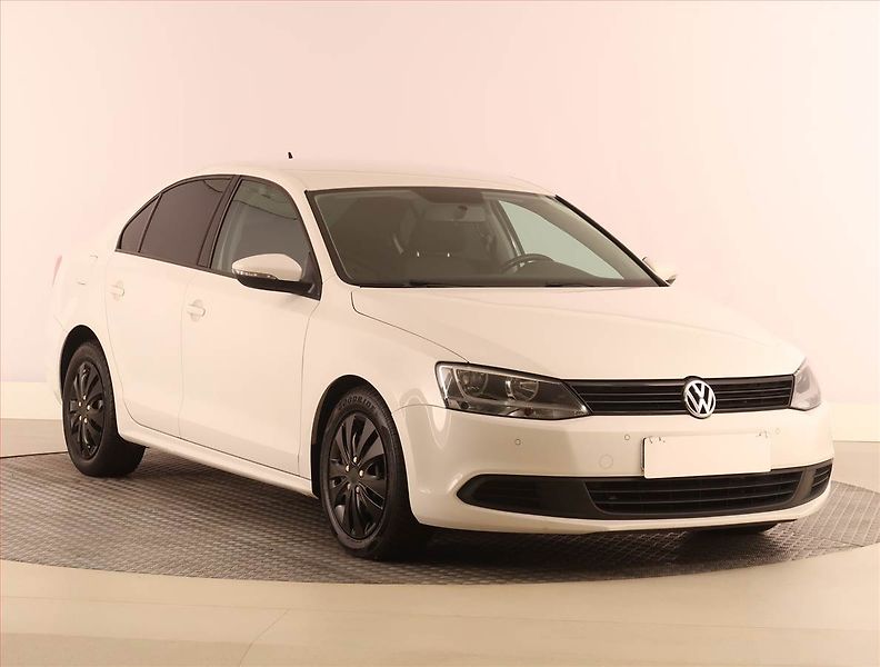 Volkswagen Jetta (2011) 1.6 TDI, Park. senzory - fotka 1 z 15