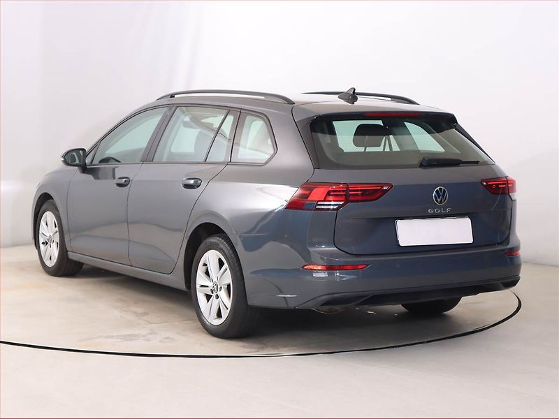 Volkswagen Golf (2021) Life 2.0 TDI, Automat, Navi - fotka 4 z 21